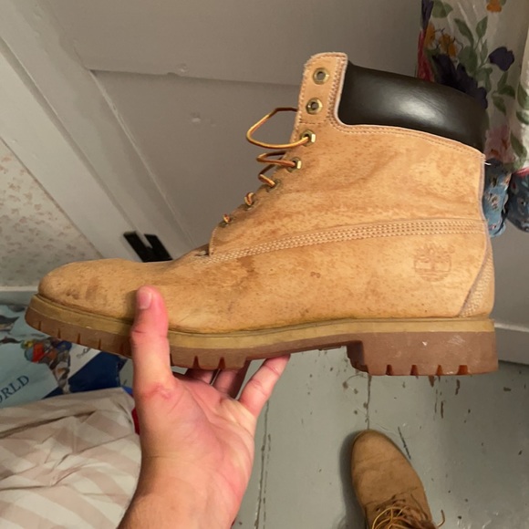 Selling used size thirteen Timberlands - Picture 6 of 8